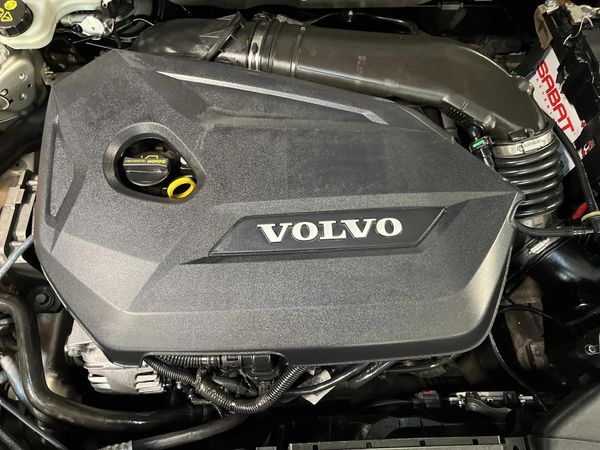 2014-Volvo-V40-T4-Excel image:11