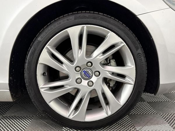 2014-Volvo-V40-T4-Excel image:3