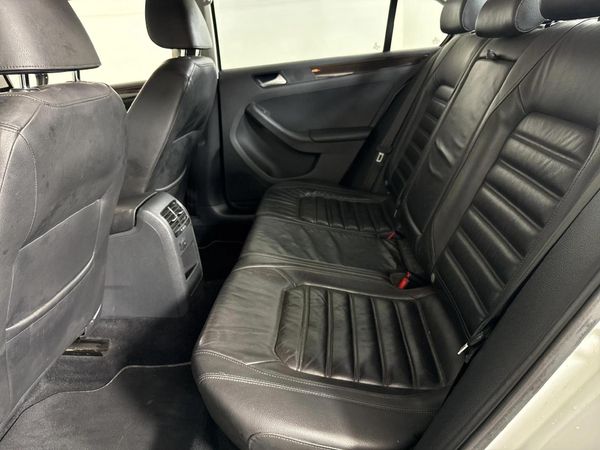 2016-Volkswagen-Jetta-GP-14-TSI-Comfortline image:2