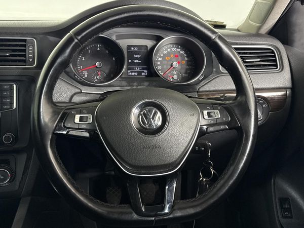 2016-Volkswagen-Jetta-GP-14-TSI-Comfortline image:4