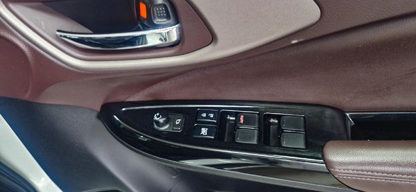 2025-Toyota-Starlet-Cross-15XR-Auto image:17