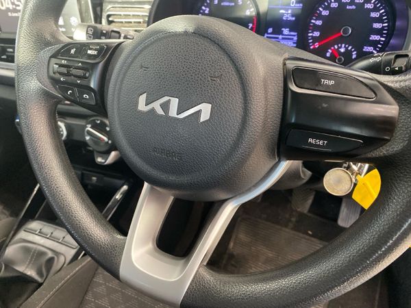 2022-Kia-Rio-12-LS-5-dr image:25
