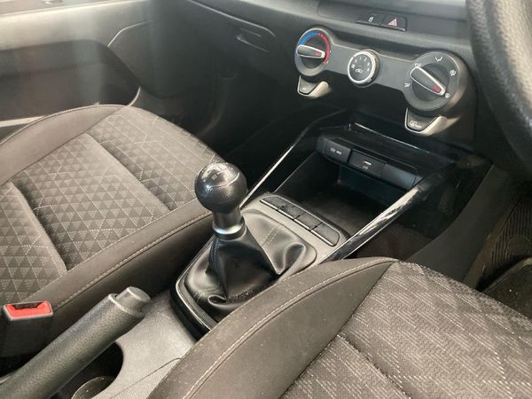 2022-Kia-Rio-12-LS-5-dr image:26