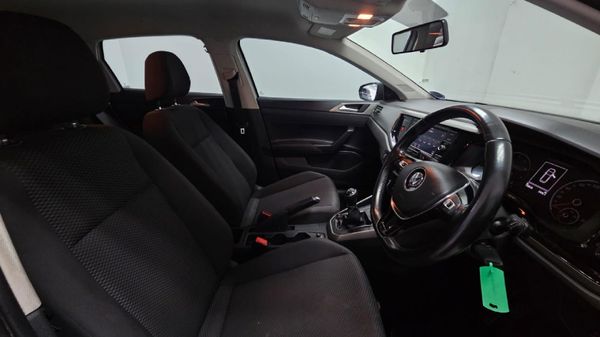 2018-Volkswagen-Polo-10-TSI-Trendline image:9