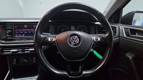2018-Volkswagen-Polo-10-TSI-Trendline image:10