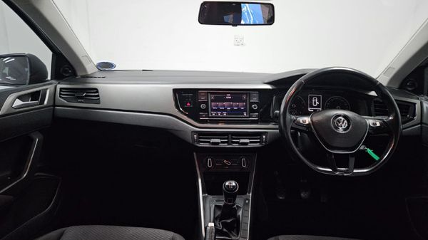 2018-Volkswagen-Polo-10-TSI-Trendline image:14