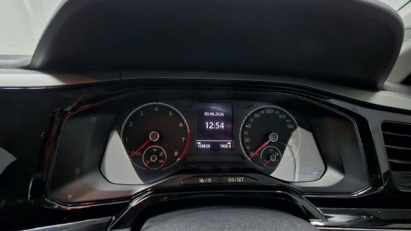 2018-Volkswagen-Polo-10-TSI-Trendline image:15