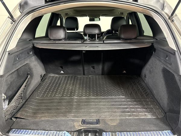 2019-Mercedes-Benz-GLC-220d-4Matic image:12