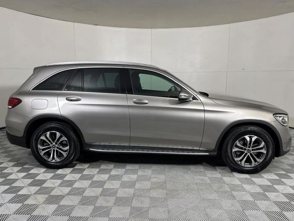 2019-Mercedes-Benz-GLC-220d-4Matic image:15
