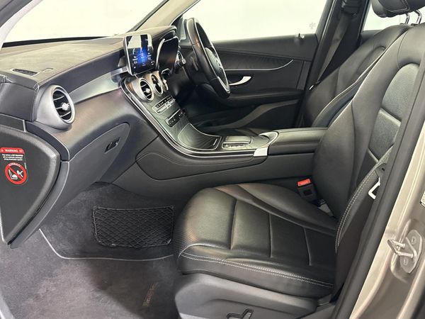 2019-Mercedes-Benz-GLC-220d-4Matic image:8