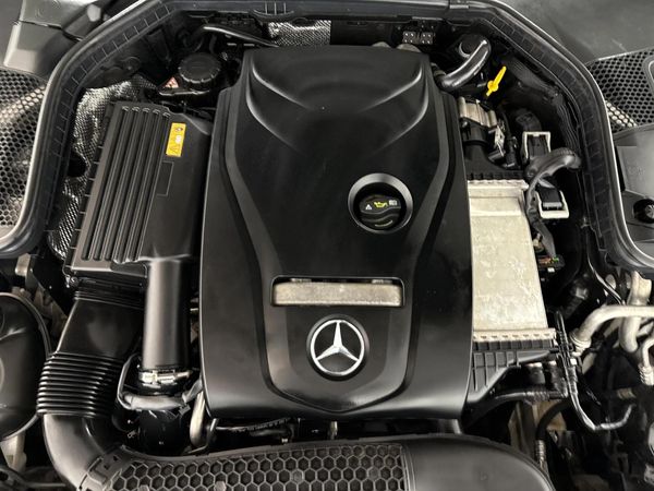 2016-Mercedes-Benz-C-Class-C-200-Avantgarde-Auto image:12