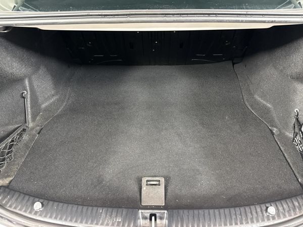 2016-Mercedes-Benz-C-Class-C-200-Avantgarde-Auto image:13
