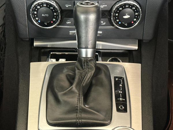 2013-Mercedes-Benz-C-Class-C-200-BE-Estate-Classic-Auto image:10