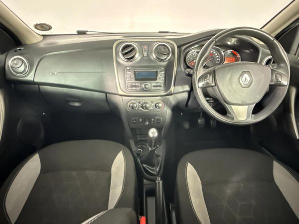 2015-Renault-Sandero-900T-Stepway image:1