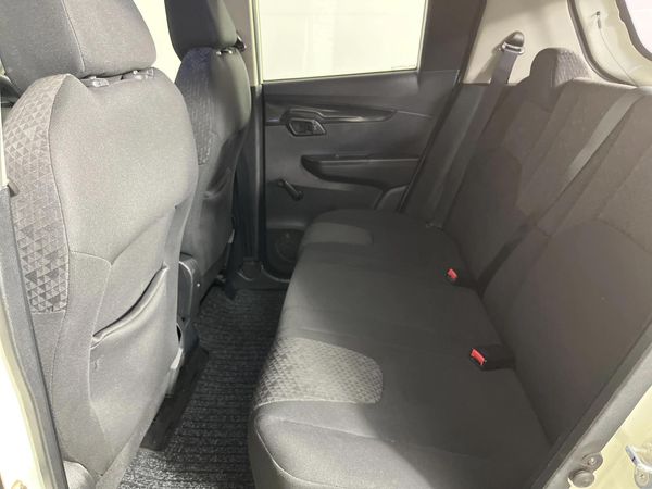 2021-Mahindra-KUV-100-12-K2-NXT image:3