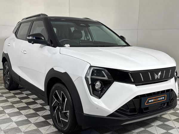 2024-Mahindra-XUV-3XO-12T-AX7L image:16