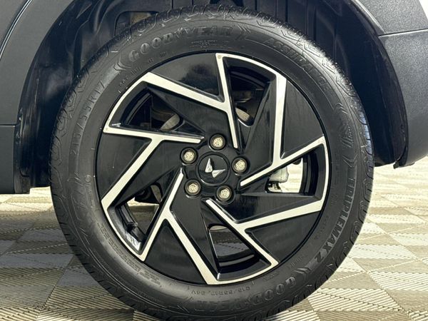 2024-Mahindra-XUV-3XO-12T-AX7L image:6