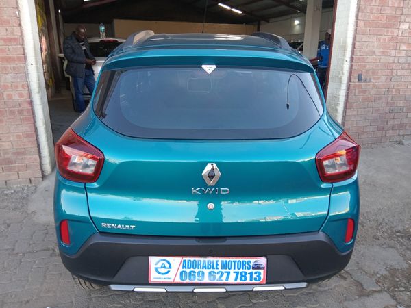 2023-Renault-Kwid-10-Climber-petrol-manual image:3