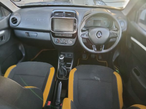2023-Renault-Kwid-10-Climber-petrol-manual image:5