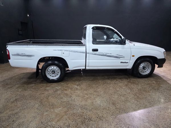 2001-Toyota-Hilux-2000 image:3