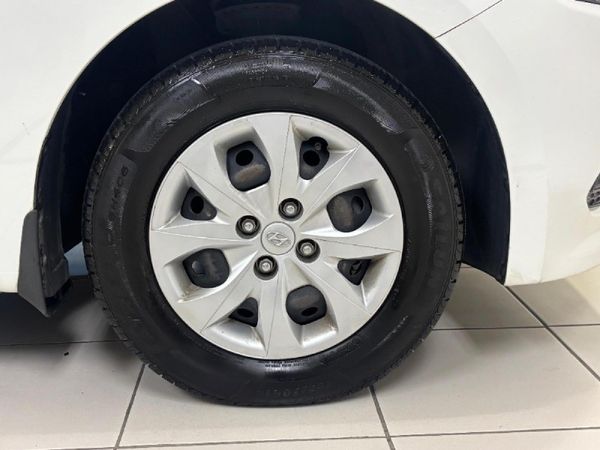 2017-Hyundai-i20-12-Motion image:9