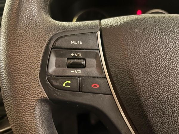 2017-Hyundai-i20-12-Motion image:10