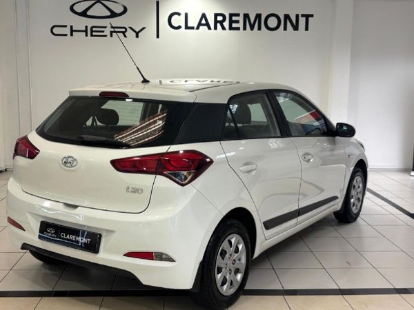 2017-Hyundai-i20-12-Motion image:1