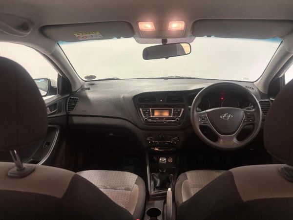 2017-Hyundai-i20-12-Motion image:5
