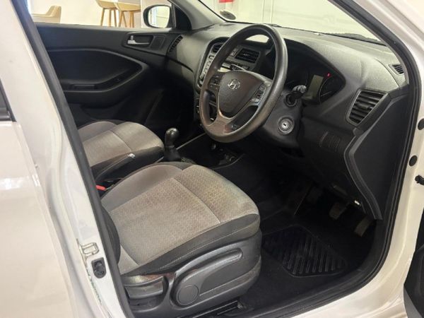 2017-Hyundai-i20-12-Motion image:6