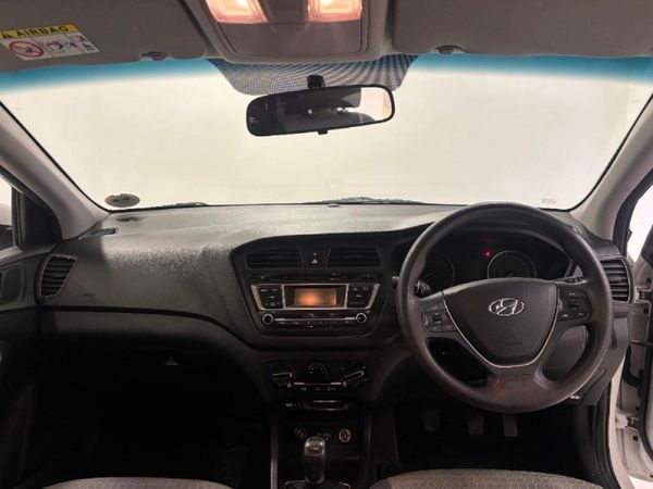 2017-Hyundai-i20-12-Motion image:7