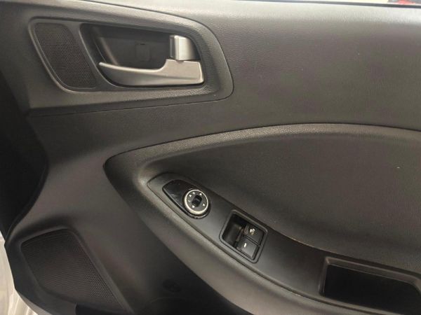 2017-Hyundai-i20-12-Motion image:8