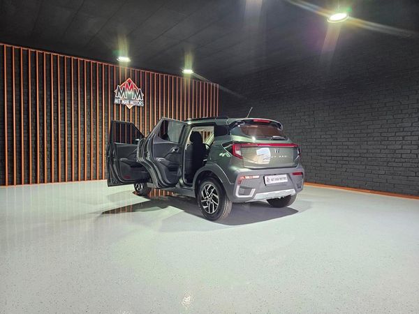 2025-Mahindra-XUV-3XO-12T-AX5-Auto image:23
