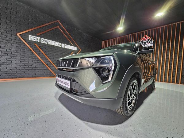2025-Mahindra-XUV-3XO-12T-AX5-Auto image:3