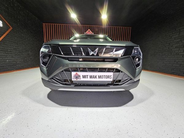 2025-Mahindra-XUV-3XO-12T-AX5-Auto image:4