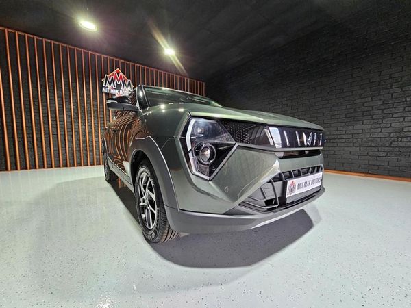 2025-Mahindra-XUV-3XO-12T-AX5-Auto image:5