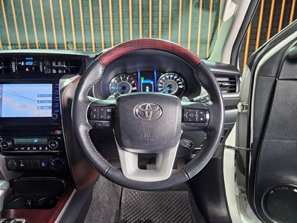 2020-Toyota-Fortuner-28-GD-6-4x4-Auto image:9