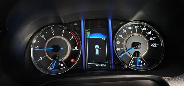 2020-Toyota-Fortuner-28-GD-6-4x4-Auto image:11