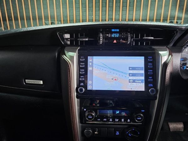 2020-Toyota-Fortuner-28-GD-6-4x4-Auto image:13
