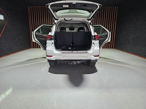 2020-Toyota-Fortuner-28-GD-6-4x4-Auto image:24