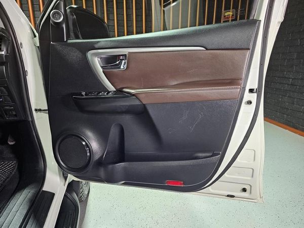 2020-Toyota-Fortuner-28-GD-6-4x4-Auto image:6