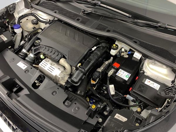 2024-Peugeot-2008-GT-12T-Auto image:18
