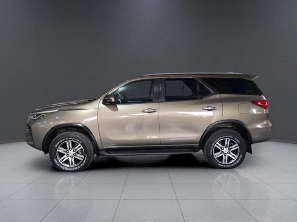 2021-Toyota-Fortuner-24-GD-6-4x4-Auto image:3
