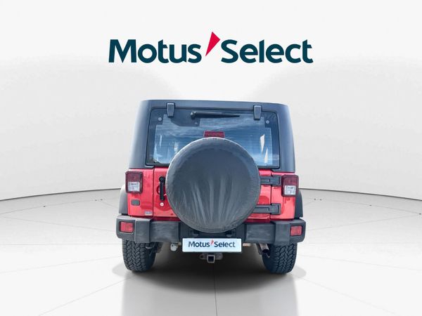 2015-Jeep-Wrangler-Unlimited-Rubicon-36-V6-Auto image:5
