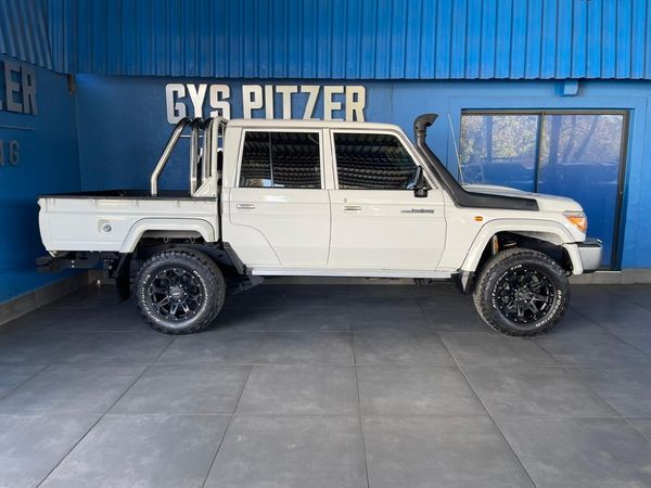 2022-Toyota-Land-Cruiser-79-40-Double-Cab image:2