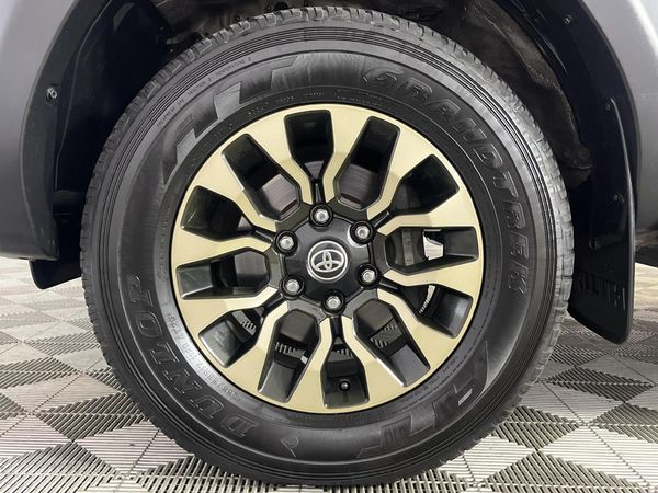 2024-Toyota-Hilux-28GD-6-GR-Sport-Double-Cab-4x4 image:4