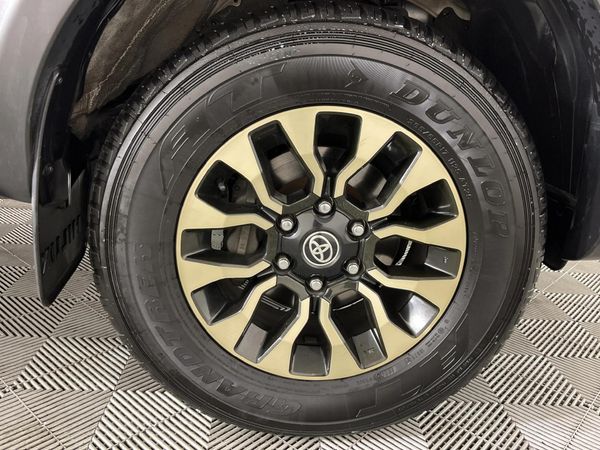 2024-Toyota-Hilux-28GD-6-GR-Sport-Double-Cab-4x4 image:5