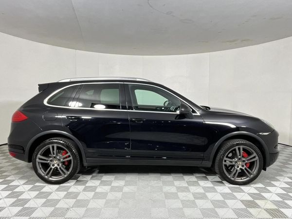 2011-Porsche-Cayenne-S-Auto image:14