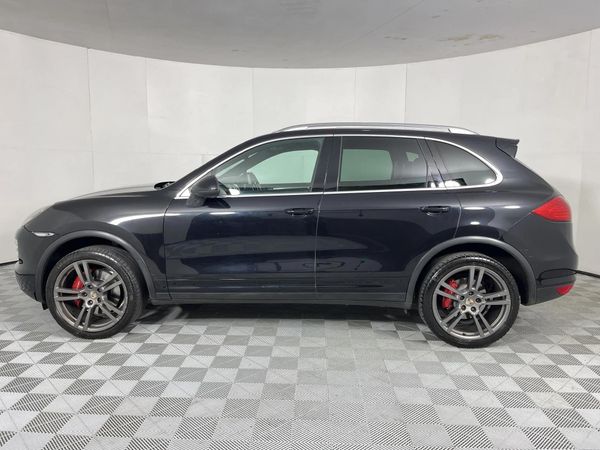2011-Porsche-Cayenne-S-Auto image:16
