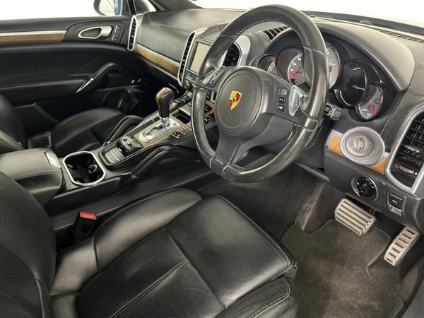 2011-Porsche-Cayenne-S-Auto image:6