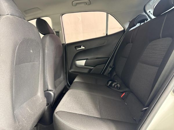 2022-Kia-Picanto-10-Street image:3